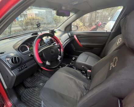 Красный Шевроле Авео, объемом двигателя 1.5 л и пробегом 184 тыс. км за 3000 $, фото 8 на Automoto.ua