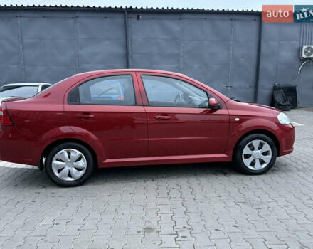 Красный Шевроле Авео, объемом двигателя 1.4 л и пробегом 180 тыс. км за 3300 $, фото 5 на Automoto.ua