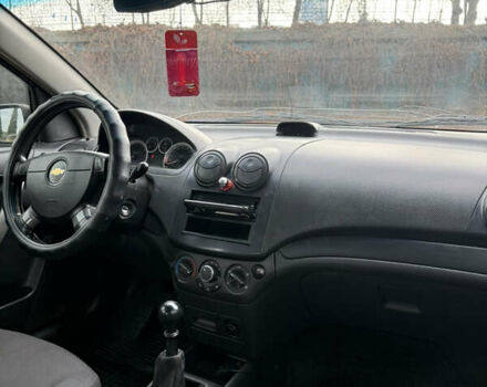 Красный Шевроле Авео, объемом двигателя 1.5 л и пробегом 187 тыс. км за 3300 $, фото 18 на Automoto.ua