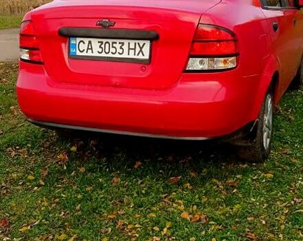 Красный Шевроле Авео, объемом двигателя 1.5 л и пробегом 250 тыс. км за 2200 $, фото 3 на Automoto.ua