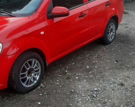 Красный Шевроле Авео, объемом двигателя 1.5 л и пробегом 350 тыс. км за 2900 $, фото 3 на Automoto.ua