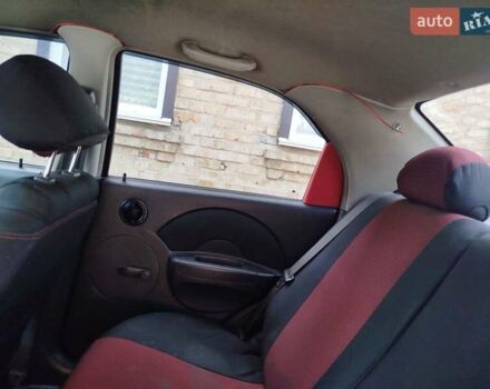 Красный Шевроле Авео, объемом двигателя 1.5 л и пробегом 226 тыс. км за 3500 $, фото 3 на Automoto.ua