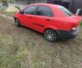 Красный Шевроле Авео, объемом двигателя 1.5 л и пробегом 163 тыс. км за 2100 $, фото 2 на Automoto.ua