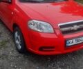 Красный Шевроле Авео, объемом двигателя 1.5 л и пробегом 350 тыс. км за 2900 $, фото 5 на Automoto.ua