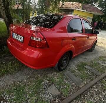 Красный Шевроле Авео, объемом двигателя 1.5 л и пробегом 176 тыс. км за 2650 $, фото 2 на Automoto.ua