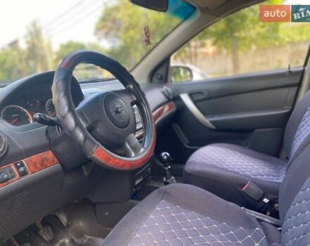 Червоний Шевроле Авео, об'ємом двигуна 1.5 л та пробігом 260 тис. км за 2600 $, фото 4 на Automoto.ua