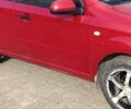 Красный Шевроле Авео, объемом двигателя 1.5 л и пробегом 220 тыс. км за 4400 $, фото 2 на Automoto.ua