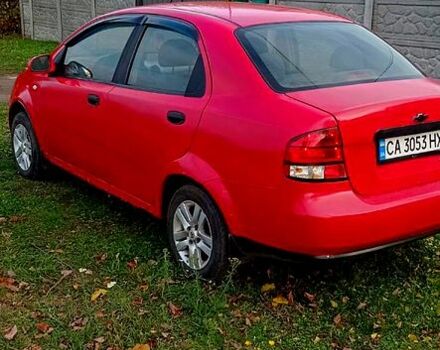 Красный Шевроле Авео, объемом двигателя 1.5 л и пробегом 250 тыс. км за 2200 $, фото 1 на Automoto.ua