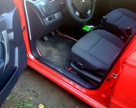 Красный Шевроле Авео, объемом двигателя 1.4 л и пробегом 126 тыс. км за 3999 $, фото 5 на Automoto.ua