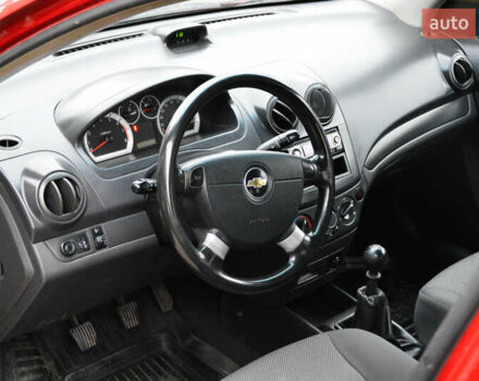 Красный Шевроле Авео, объемом двигателя 1.5 л и пробегом 87 тыс. км за 4800 $, фото 18 на Automoto.ua