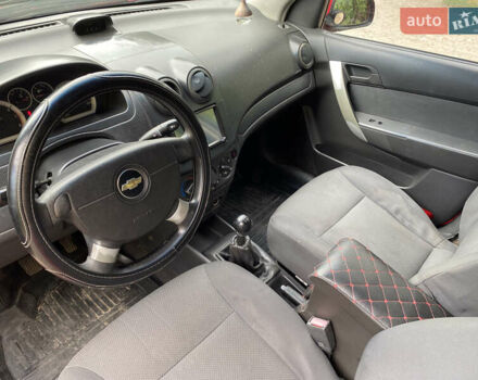 Красный Шевроле Авео, объемом двигателя 1.5 л и пробегом 176 тыс. км за 3300 $, фото 8 на Automoto.ua