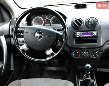 Красный Шевроле Авео, объемом двигателя 1.5 л и пробегом 87 тыс. км за 4800 $, фото 15 на Automoto.ua