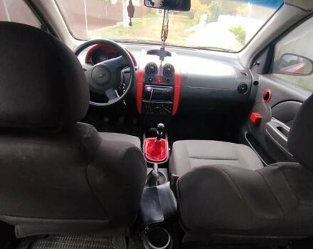 Красный Шевроле Авео, объемом двигателя 1.5 л и пробегом 163 тыс. км за 2100 $, фото 4 на Automoto.ua