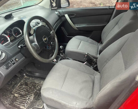 Красный Шевроле Авео, объемом двигателя 1.5 л и пробегом 350 тыс. км за 1799 $, фото 8 на Automoto.ua