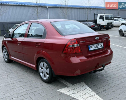 Красный Шевроле Авео, объемом двигателя 1.4 л и пробегом 180 тыс. км за 3300 $, фото 3 на Automoto.ua