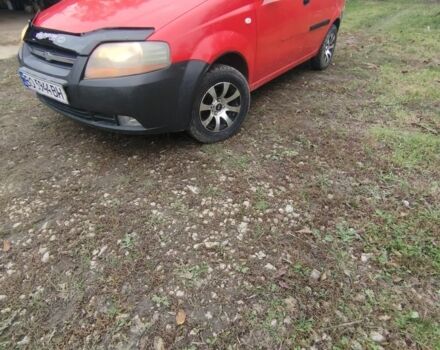 Красный Шевроле Авео, объемом двигателя 1.5 л и пробегом 163 тыс. км за 2100 $, фото 1 на Automoto.ua