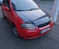 Красный Шевроле Авео, объемом двигателя 1.5 л и пробегом 208 тыс. км за 2800 $, фото 1 на Automoto.ua