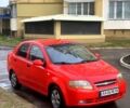 Красный Шевроле Авео, объемом двигателя 1.5 л и пробегом 227 тыс. км за 3700 $, фото 2 на Automoto.ua