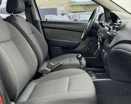 Красный Шевроле Авео, объемом двигателя 1.5 л и пробегом 27 тыс. км за 6100 $, фото 18 на Automoto.ua