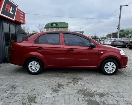Красный Шевроле Авео, объемом двигателя 1.5 л и пробегом 27 тыс. км за 6100 $, фото 2 на Automoto.ua