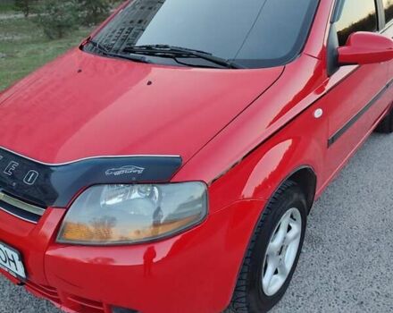 Красный Шевроле Авео, объемом двигателя 1.5 л и пробегом 190 тыс. км за 3300 $, фото 2 на Automoto.ua