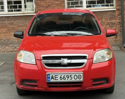 Красный Шевроле Авео, объемом двигателя 1.5 л и пробегом 280 тыс. км за 2800 $, фото 1 на Automoto.ua