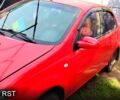 Красный Шевроле Авео, объемом двигателя 1.5 л и пробегом 160 тыс. км за 3300 $, фото 2 на Automoto.ua