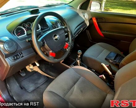 Красный Шевроле Авео, объемом двигателя 1.5 л и пробегом 245 тыс. км за 3650 $, фото 5 на Automoto.ua