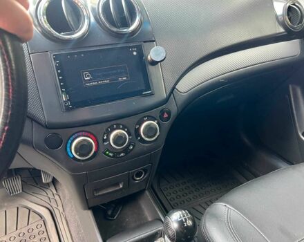 Красный Шевроле Авео, объемом двигателя 1.5 л и пробегом 205 тыс. км за 3990 $, фото 11 на Automoto.ua