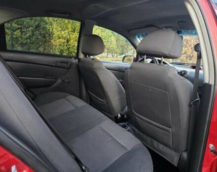 Красный Шевроле Авео, объемом двигателя 0 л и пробегом 180 тыс. км за 3299 $, фото 7 на Automoto.ua