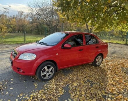 Красный Шевроле Авео, объемом двигателя 1.5 л и пробегом 230 тыс. км за 3750 $, фото 1 на Automoto.ua