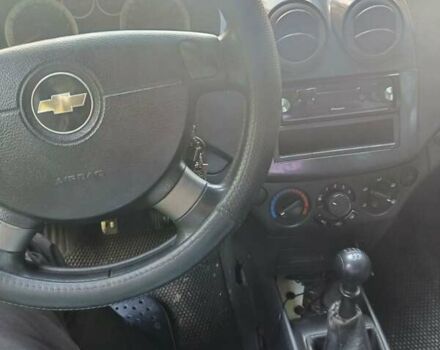 Червоний Шевроле Авео, об'ємом двигуна 1.5 л та пробігом 300 тис. км за 2700 $, фото 3 на Automoto.ua
