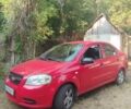 Красный Шевроле Авео, объемом двигателя 1.5 л и пробегом 229 тыс. км за 3250 $, фото 1 на Automoto.ua
