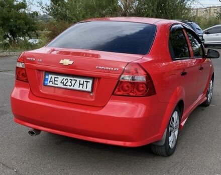 Красный Шевроле Авео, объемом двигателя 1.5 л и пробегом 155 тыс. км за 4000 $, фото 2 на Automoto.ua