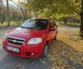 Красный Шевроле Авео, объемом двигателя 1.5 л и пробегом 230 тыс. км за 3750 $, фото 1 на Automoto.ua