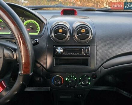 Шевроле Авео 2007 у Хмельницькому на Automoto.ua Червоний Шевроле Авео, об'ємом двигуна 1.5 л та пробігом 180 тис. км за 3299 $, фото 21 на Automoto.ua