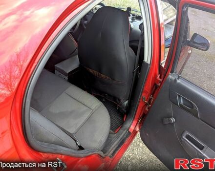 Красный Шевроле Авео, объемом двигателя 15 л и пробегом 358 тыс. км за 3000 $, фото 4 на Automoto.ua
