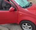 Красный Шевроле Авео, объемом двигателя 1.5 л и пробегом 295 тыс. км за 3000 $, фото 3 на Automoto.ua