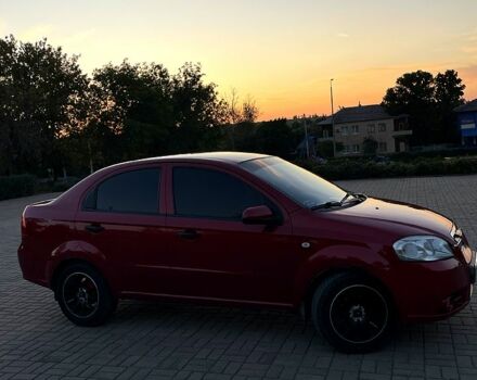 Красный Шевроле Авео, объемом двигателя 1.5 л и пробегом 201 тыс. км за 4000 $, фото 1 на Automoto.ua
