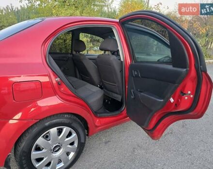 Шевроле Авео 2007 у Хмельницькому на Automoto.ua Червоний Шевроле Авео, об'ємом двигуна 1.5 л та пробігом 180 тис. км за 3299 $, фото 29 на Automoto.ua