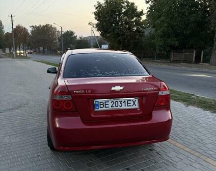 Красный Шевроле Авео, объемом двигателя 1.5 л и пробегом 200 тыс. км за 3800 $, фото 1 на Automoto.ua