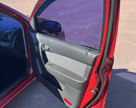 Красный Шевроле Авео, объемом двигателя 1.5 л и пробегом 199 тыс. км за 4300 $, фото 10 на Automoto.ua