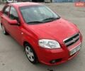 Красный Шевроле Авео, объемом двигателя 1.5 л и пробегом 380 тыс. км за 3599 $, фото 1 на Automoto.ua