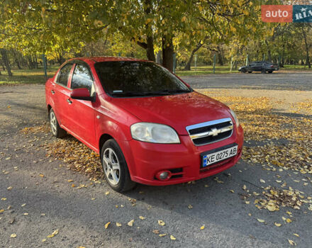Красный Шевроле Авео, объемом двигателя 1.5 л и пробегом 230 тыс. км за 3750 $, фото 4 на Automoto.ua