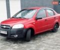 Красный Шевроле Авео, объемом двигателя 1.5 л и пробегом 258 тыс. км за 3300 $, фото 1 на Automoto.ua