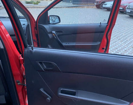 Красный Шевроле Авео, объемом двигателя 1.5 л и пробегом 160 тыс. км за 4700 $, фото 21 на Automoto.ua