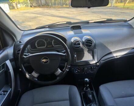 Красный Шевроле Авео, объемом двигателя 1.5 л и пробегом 230 тыс. км за 3750 $, фото 5 на Automoto.ua