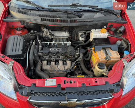 Красный Шевроле Авео, объемом двигателя 1.5 л и пробегом 131 тыс. км за 4543 $, фото 6 на Automoto.ua