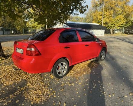 Красный Шевроле Авео, объемом двигателя 1.5 л и пробегом 230 тыс. км за 3750 $, фото 3 на Automoto.ua