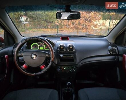 Шевроле Авео 2007 у Хмельницькому на Automoto.ua Червоний Шевроле Авео, об'ємом двигуна 1.5 л та пробігом 180 тис. км за 3299 $, фото 1 на Automoto.ua